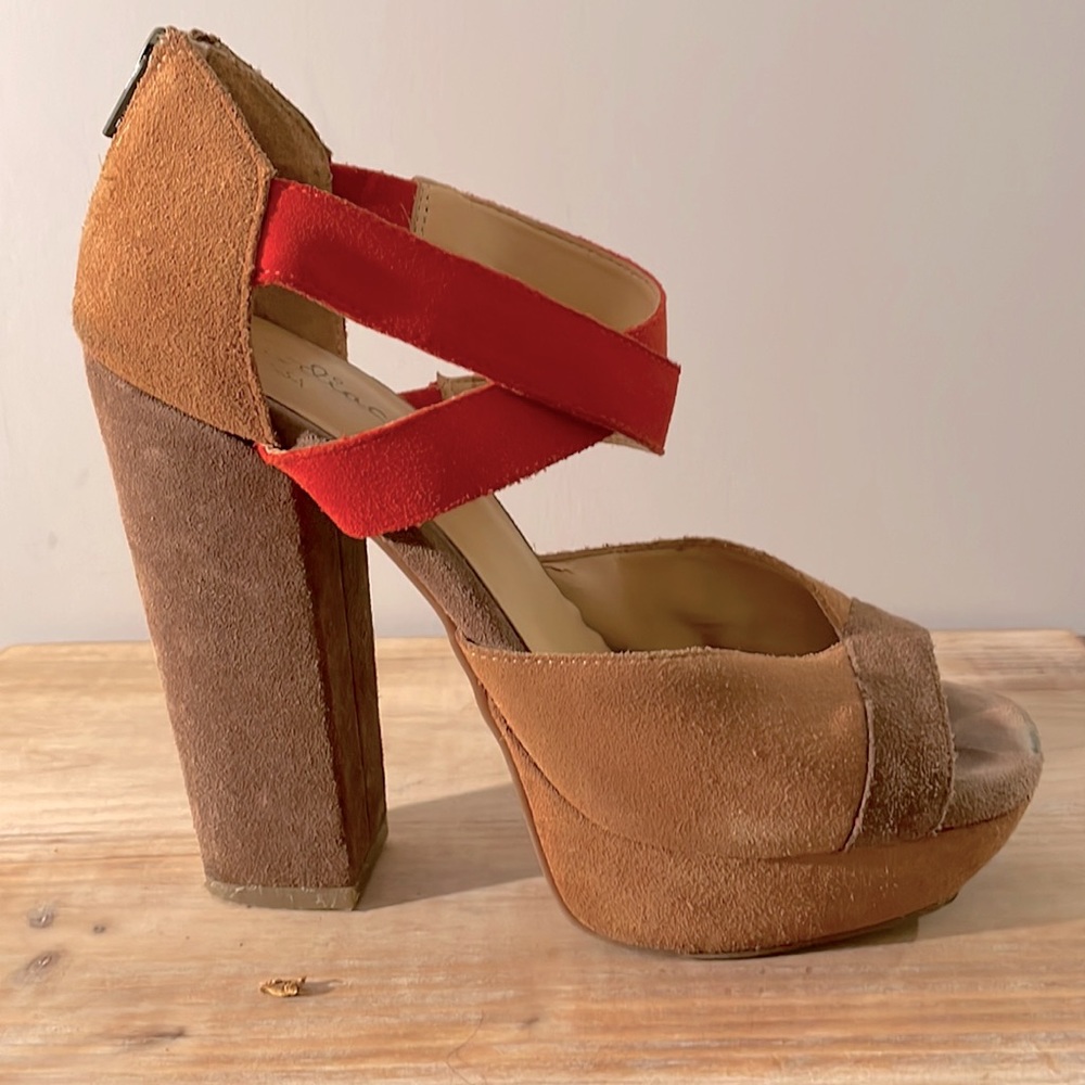 Zodiac Super High Chunky Heels♥️👠 Size 9